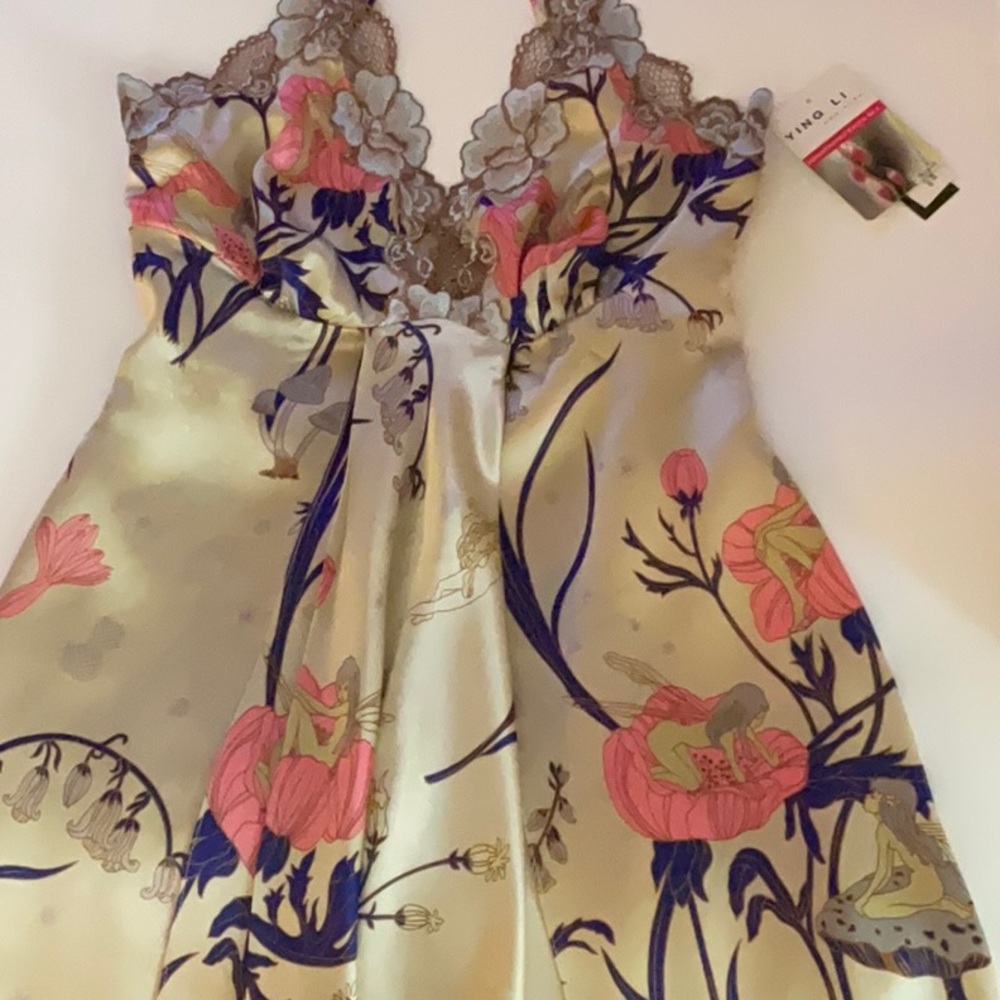 Vintage LING LI New York Saks Fifth Ave Size Medium Intimate